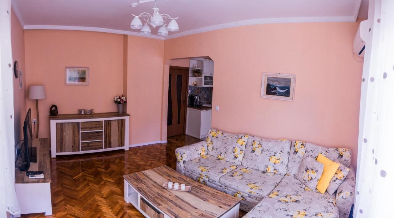 Проживание в семье Two Bedroom Apartment Downtown Ivanovi Варна-8