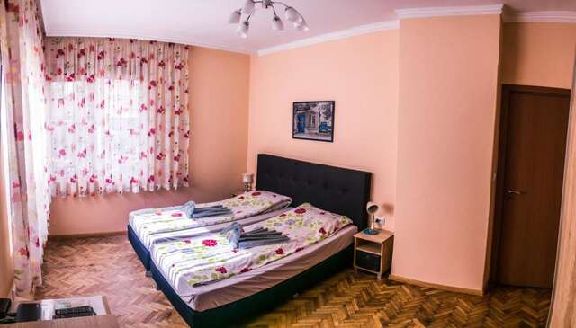 Проживание в семье Two Bedroom Apartment Downtown Ivanovi Варна-13